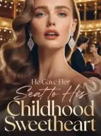 He Gave Her Seat to His Childhood Sweetheart